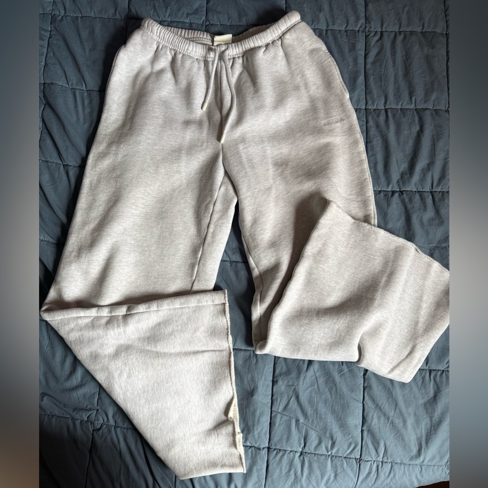 Aritzia Light Gray Sweatfleece Joggers